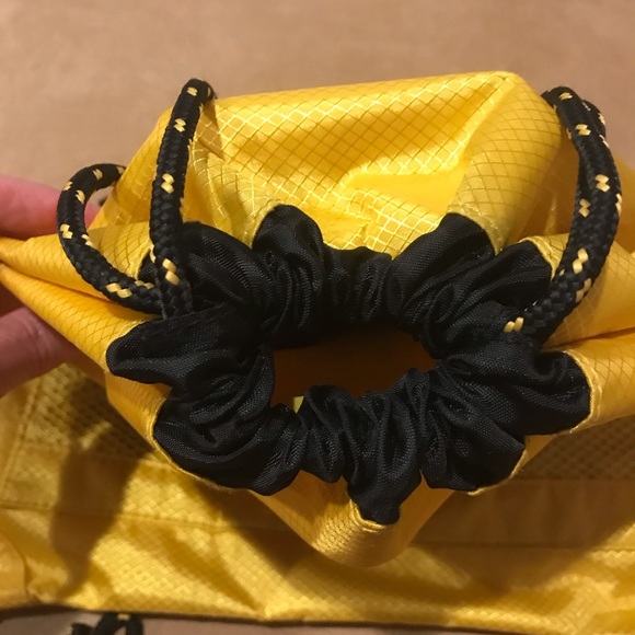 B- Backpack by ConnectionsTM Cool Gear, - Picture 4 of 11